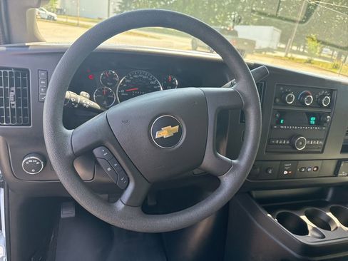 Used 2025 Chevrolet Express 3500 LS RWD image 11