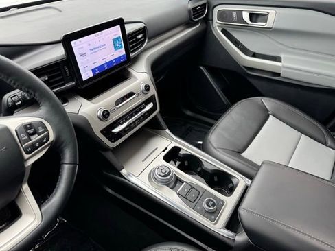 Certified 2023 Ford Explorer XLT w/ Equipment Group 202A image 17