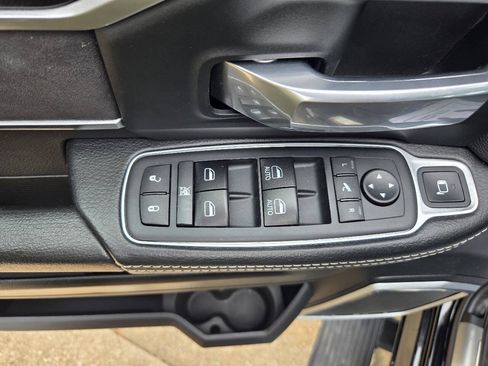 Used 2019 RAM 2500 Laramie w/ Night Edition AWD/4WD image 22