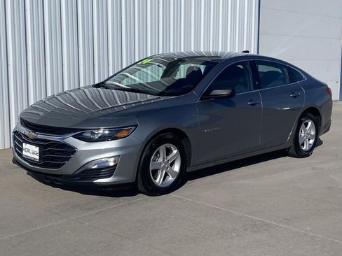 Used 2024 Chevrolet Malibu LS FWD image 1
