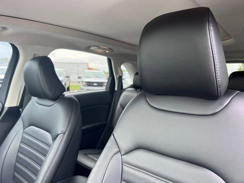Certified 2024 Ford Edge SEL w/ Convenience Package AWD/4WD image 13