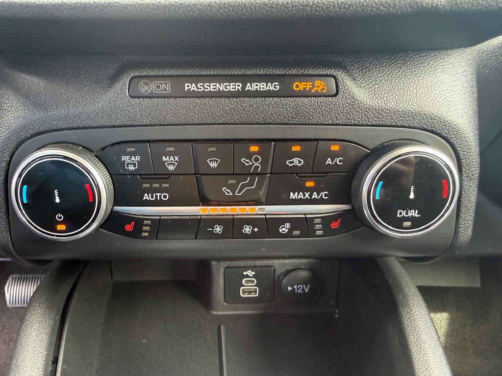 Certified 2025 Ford Escape ST-Line Select AWD/4WD image 29