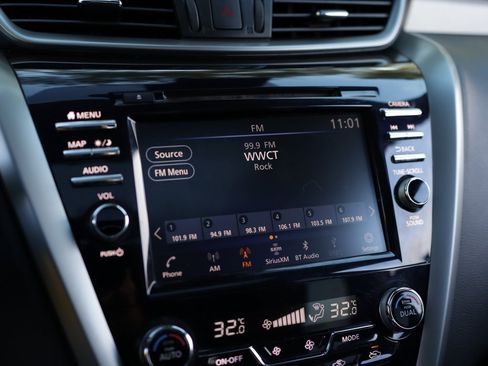 Used 2024 Nissan Murano SV image 13