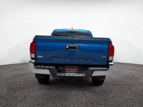 Used 2018 Toyota Tacoma TRD Off-Road AWD/4WD image 6