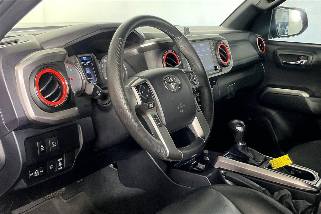 Used 2022 Toyota Tacoma Limited w/ Nightshade Package AWD/4WD image 15
