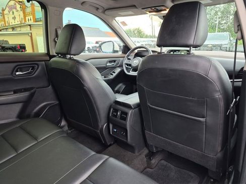 Used 2023 Nissan Rogue SL w/ SL Premium Package FWD image 16