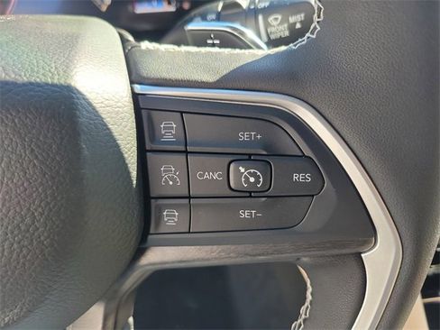 New 2025 Jeep Grand Cherokee Limited image 25