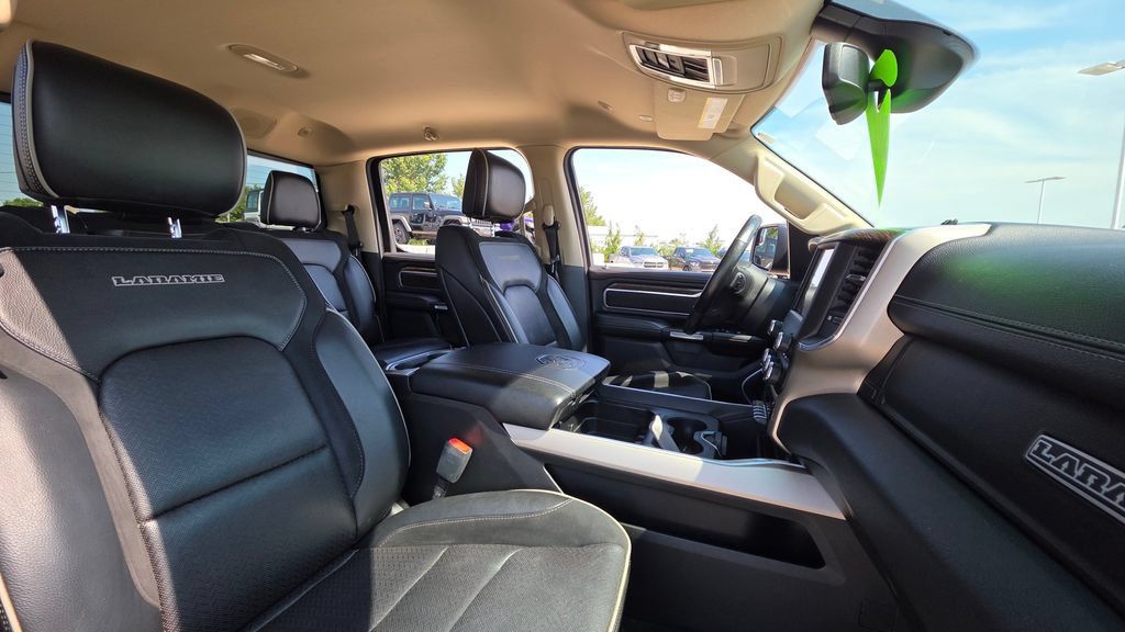 Used 2019 RAM 1500 Laramie AWD/4WD image 13