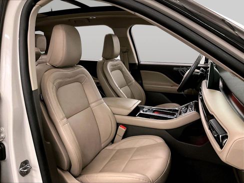 Used 2023 Lincoln Aviator Reserve w/ Elements Package Plus AWD/4WD image 7