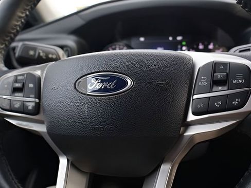 Used 2022 Ford Explorer XLT AWD/4WD image 19