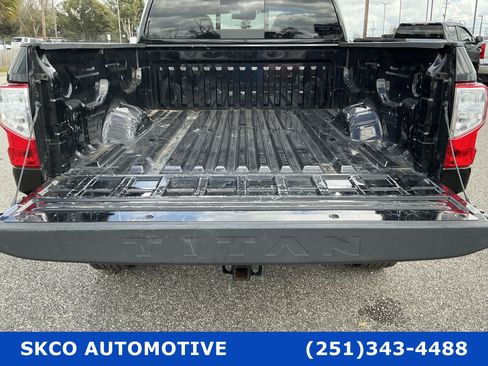 Used 2022 Nissan Titan SV image 21