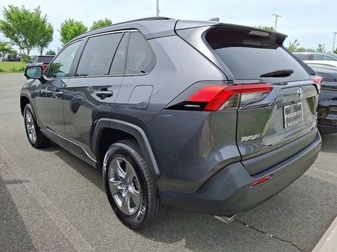 Used 2025 Toyota RAV4 XLE AWD/4WD image 6