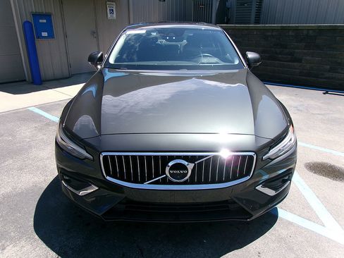 Used 2019 Volvo S60 T6 Inscription image 2