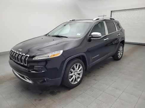 Used 2018 Jeep Cherokee Limited image 2