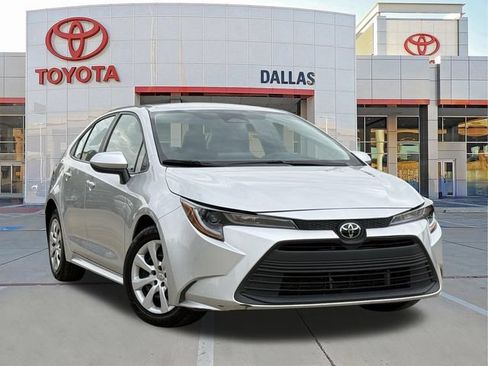Used 2025 Toyota Corolla LE FWD image 1