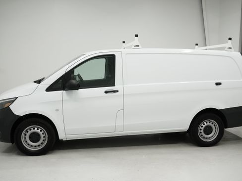 Used 2022 Mercedes-Benz Metris image 6