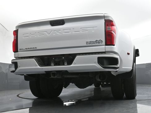 Used 2024 Chevrolet Silverado 3500 High Country w/ High Country Premium Package image 29