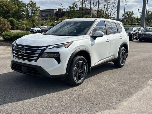 New 2026 Nissan Rogue SV AWD/4WD image 3