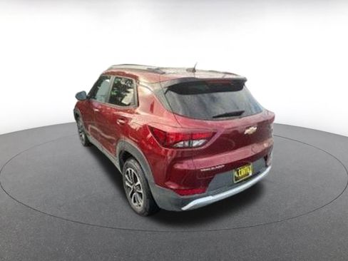 Used 2025 Chevrolet TrailBlazer LT image 3