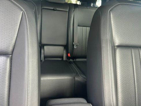 Certified 2022 Volkswagen Tiguan SE R-Line image 37