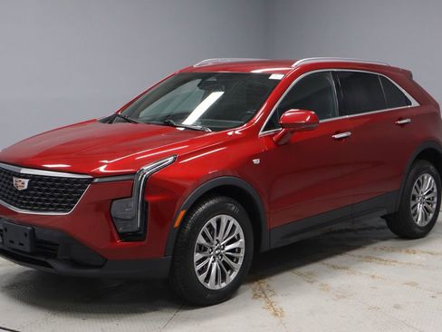 Used 2024 Cadillac XT4 Premium Luxury AWD/4WD image 9