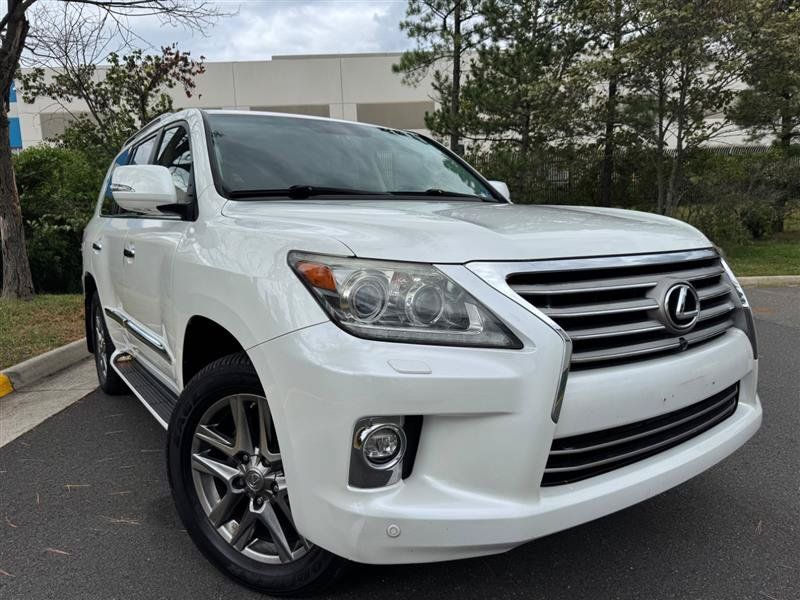 Used 2014 Lexus LX 570 4WD w/ Luxury Package image 5
