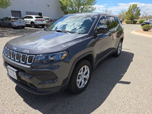Used 2024 Jeep Compass Sport image 1