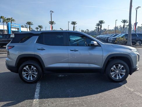 Used 2025 Chevrolet Equinox LT image 3