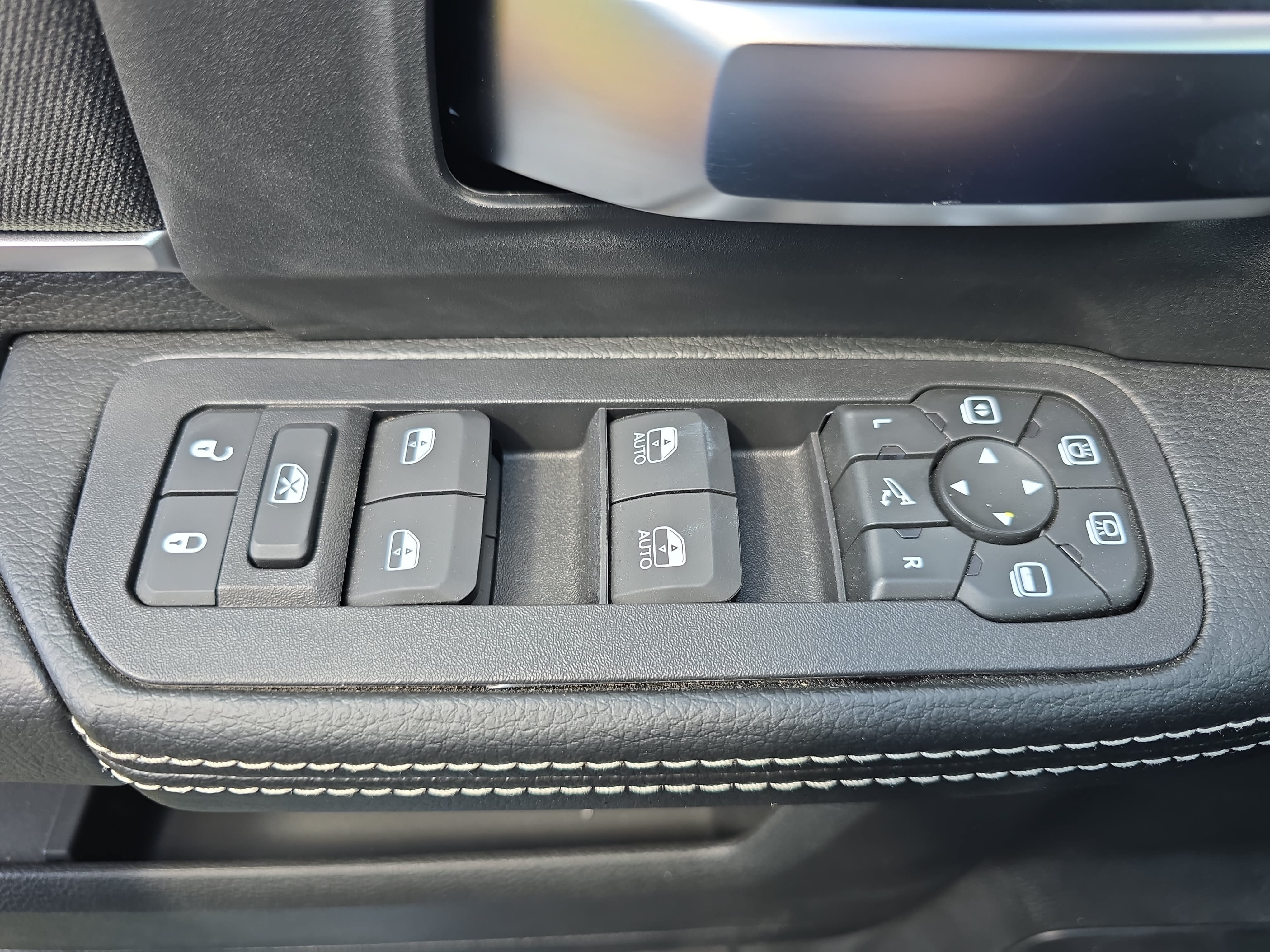 New 2026 RAM 3500 Big Horn AWD/4WD image 25