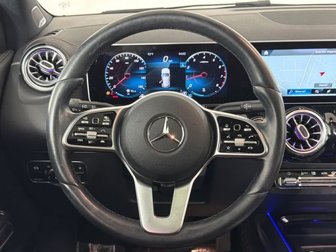 Used 2021 Mercedes-Benz GLA 250 4MATIC image 26