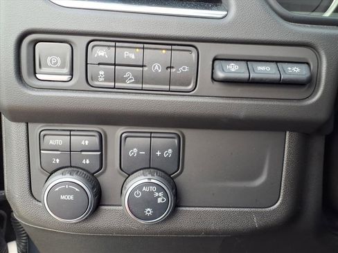 Used 2021 Chevrolet Tahoe Premier w/ Texas Edition image 17