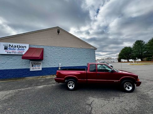 Used 2000 Chevrolet S10 Pickup LS w/ Preferred Equipment Group image 7