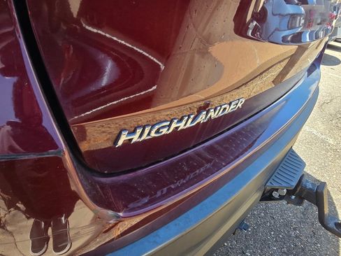 Used 2015 Toyota Highlander XLE AWD/4WD image 10