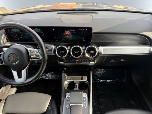 Used 2020 Mercedes-Benz GLB 250 4MATIC image 5