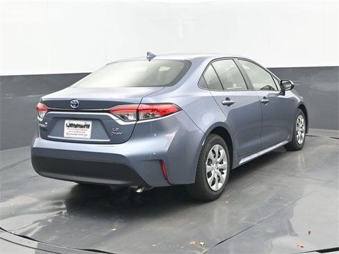 Used 2025 Toyota Corolla LE image 6