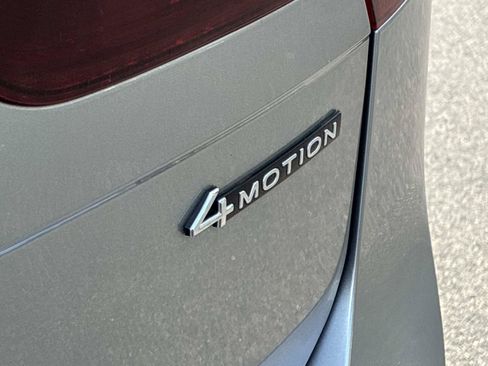 Used 2022 Volkswagen Tiguan SE AWD/4WD image 13