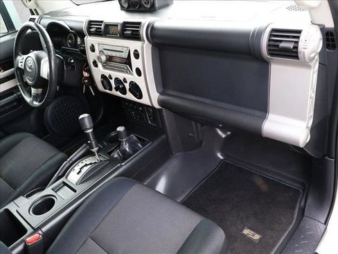 Used 2010 Toyota FJ Cruiser 4WD image 27