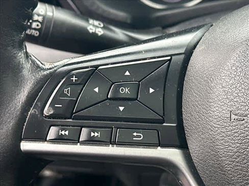 Used 2023 Nissan Sentra SV w/ SV Premium Package image 17