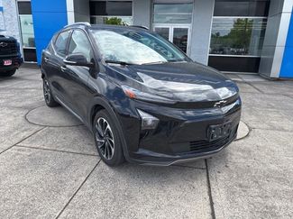 Used 2023 Chevrolet Bolt EUV Premier w/ Sun & Sound Package FWD video 2
