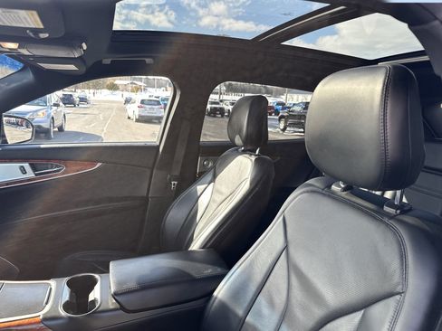 Used 2020 Lincoln Nautilus Reserve w/ Equipment Group 202A image 8