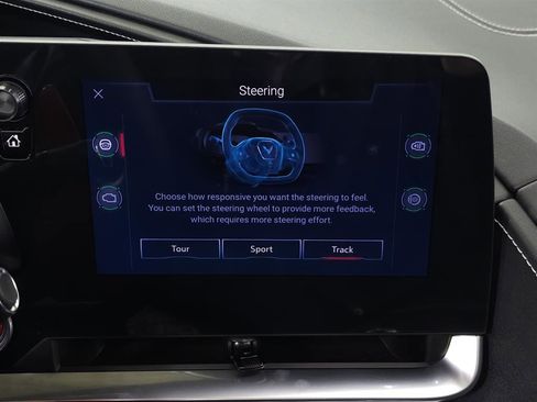 Used 2024 Chevrolet Corvette Stingray Coupe w/ Z51 Performance Package image 34