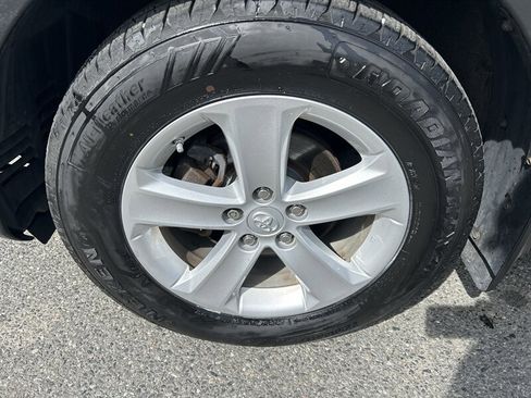 Used 2014 Toyota RAV4 XLE AWD/4WD image 8