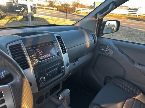 Used 2017 Nissan Frontier Desert Runner image 14