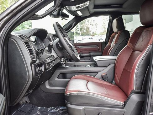 New 2025 RAM 2500 Limited image 17