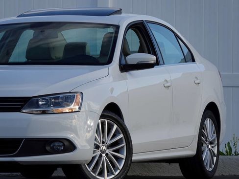 Used 2013 Volkswagen Jetta TDI FWD image 2