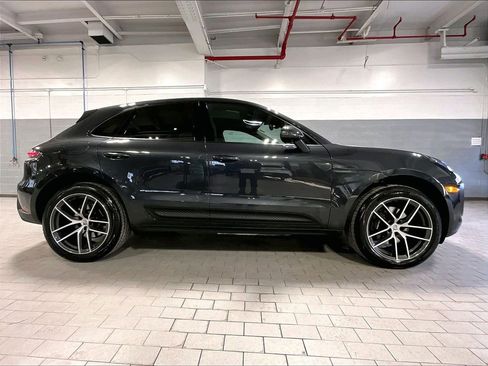 Used 2025 Porsche Macan image 6