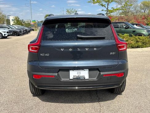 New 2026 Volvo XC40 B5 Core w/ Climate Package AWD/4WD image 3
