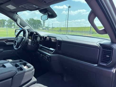 Used 2025 Chevrolet Silverado 1500 LT AWD/4WD image 33