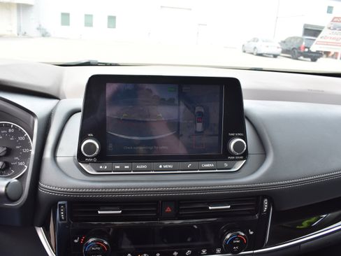 Used 2023 Nissan Rogue SL image 19