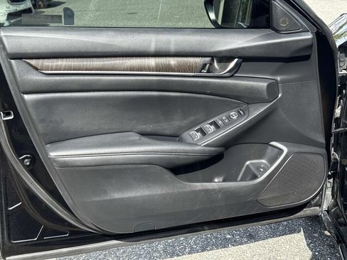 Used 2020 Honda Accord EX image 22
